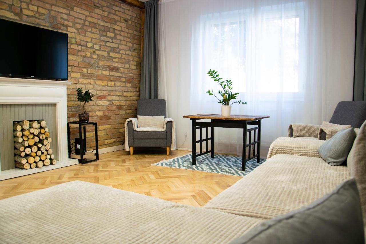 Season One Apartman Szeged Exteriör bild