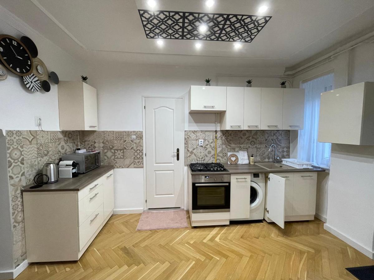 Season One Apartman Szeged Exteriör bild